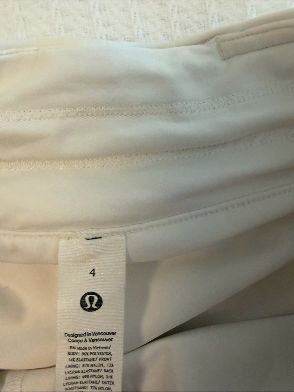 lululemon athletica Women’s White Performance tennis skirt - Size 4
